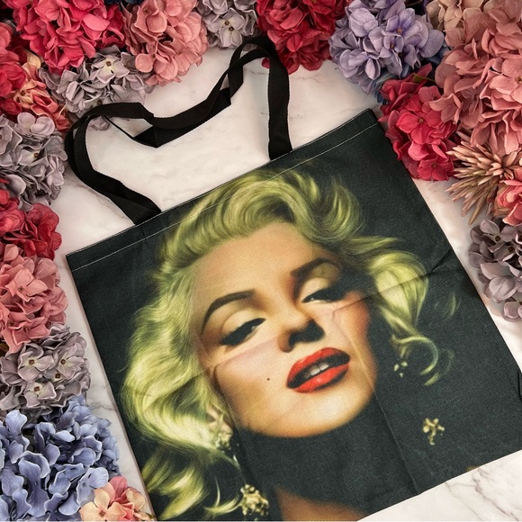 Eco-Friendly Iconic Marilyn Monroe Folding Tote Bag - Picture 4 of 15